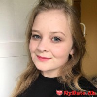 Stinne´s dating profil. Stinne er 21 år og kommer fra Sønderjylland - søger Mand. Opret en dating profil og kontakt Stinne
